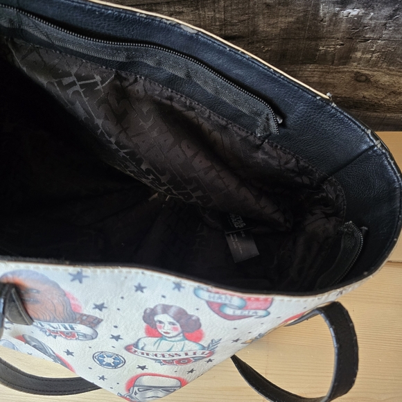 Loungefly Star Wars Tote Bag - Black and Cream - Picture 14 of 16